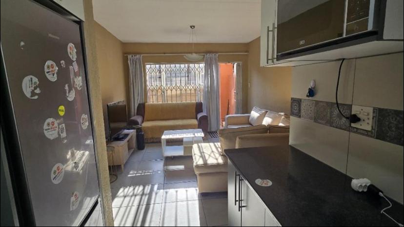 2 Bedroom Property for Sale in Goedeburg Gauteng
