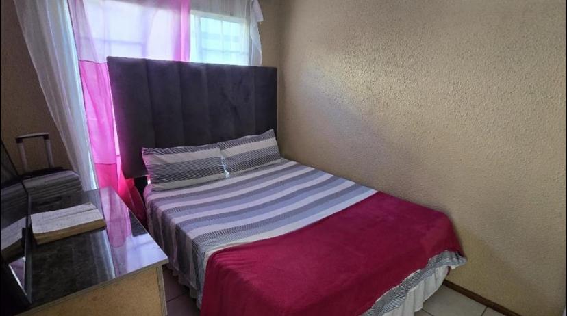 2 Bedroom Property for Sale in Goedeburg Gauteng