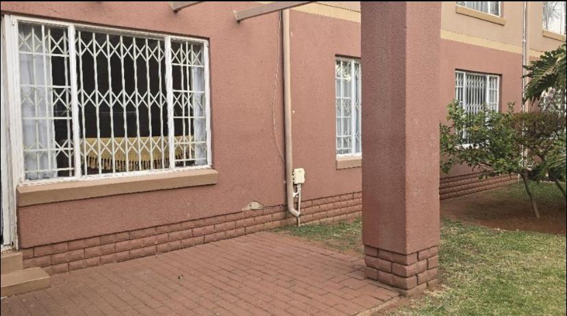2 Bedroom Property for Sale in Goedeburg Gauteng
