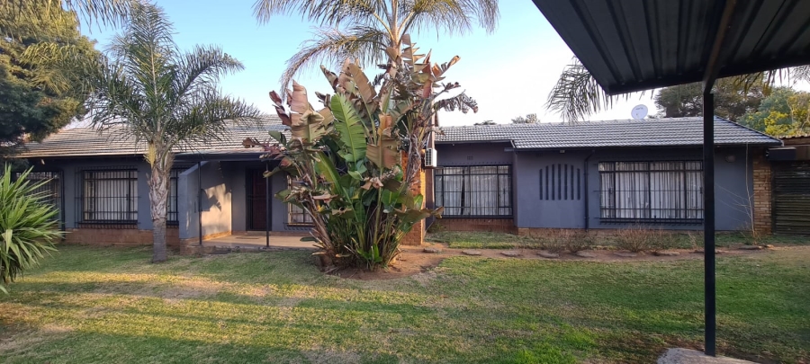 To Let 4 Bedroom Property for Rent in Modder East Gauteng