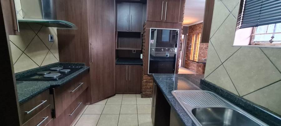 To Let 4 Bedroom Property for Rent in Modder East Gauteng