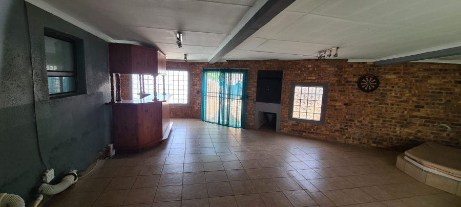 To Let 4 Bedroom Property for Rent in Modder East Gauteng