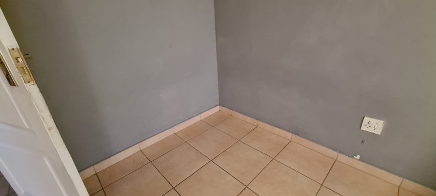 To Let 4 Bedroom Property for Rent in Modder East Gauteng