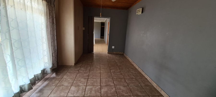 To Let 4 Bedroom Property for Rent in Modder East Gauteng