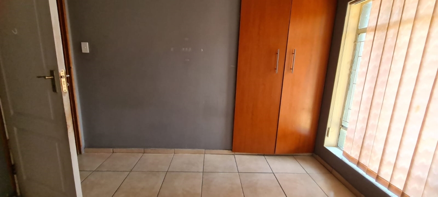 To Let 4 Bedroom Property for Rent in Modder East Gauteng