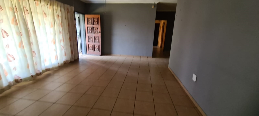 To Let 4 Bedroom Property for Rent in Modder East Gauteng