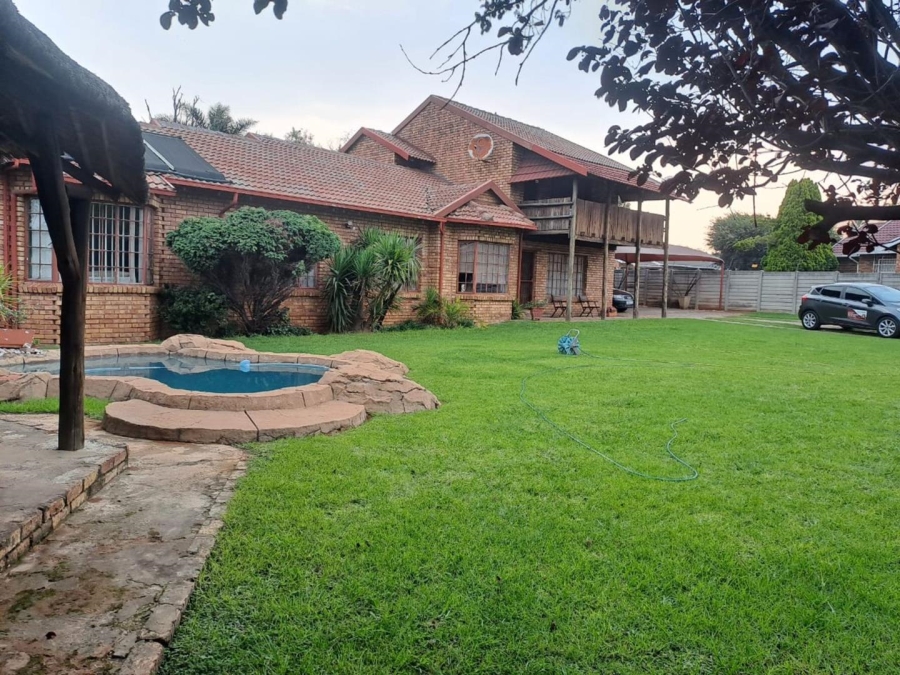 5 Bedroom Property for Sale in Dalpark Gauteng