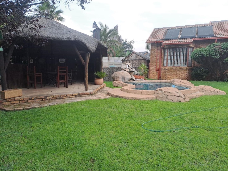 5 Bedroom Property for Sale in Dalpark Gauteng