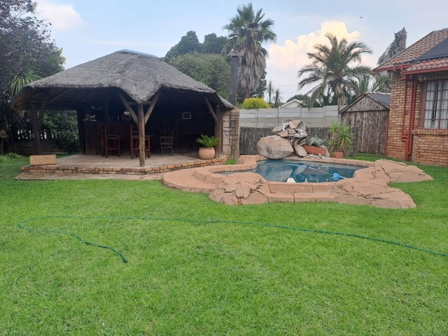 5 Bedroom Property for Sale in Dalpark Gauteng