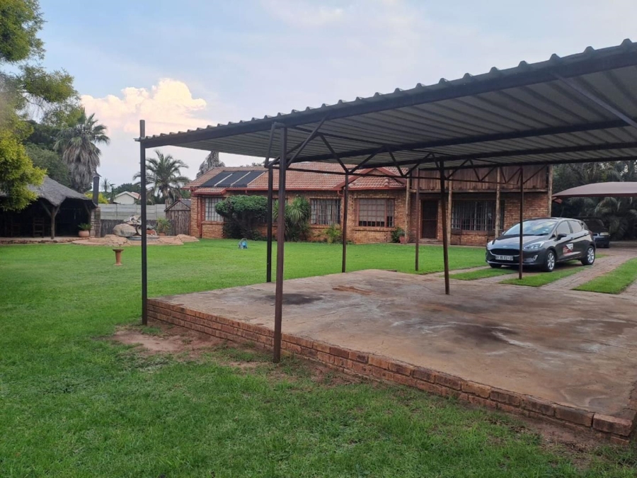 5 Bedroom Property for Sale in Dalpark Gauteng