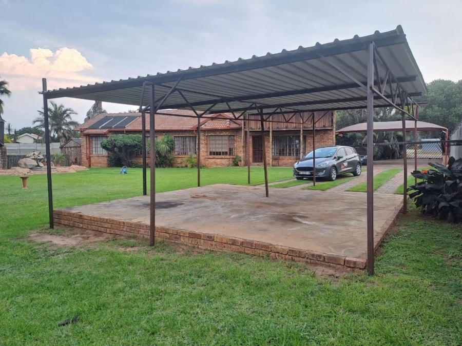 5 Bedroom Property for Sale in Dalpark Gauteng