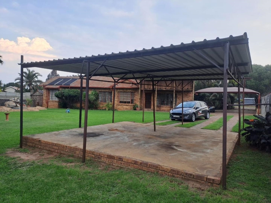 5 Bedroom Property for Sale in Dalpark Gauteng