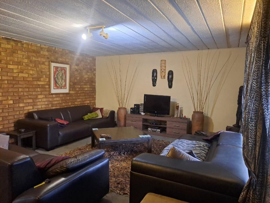 5 Bedroom Property for Sale in Dalpark Gauteng