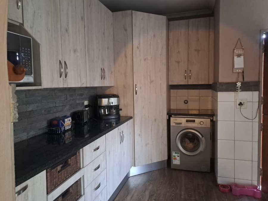 5 Bedroom Property for Sale in Dalpark Gauteng