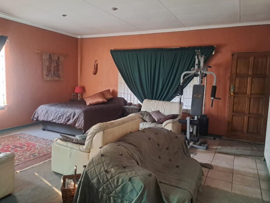 5 Bedroom Property for Sale in Dalpark Gauteng