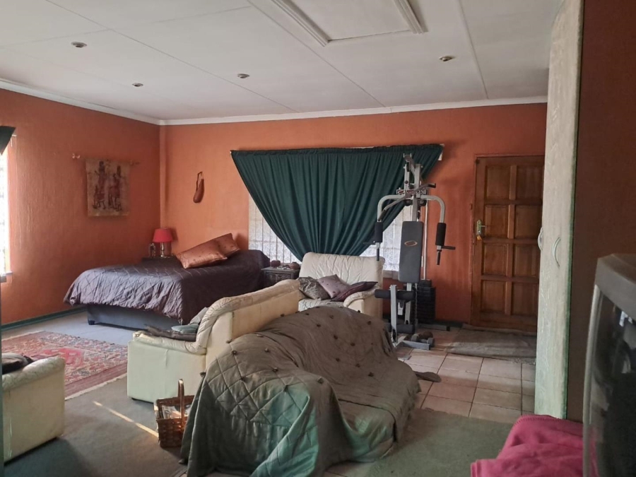 5 Bedroom Property for Sale in Dalpark Gauteng