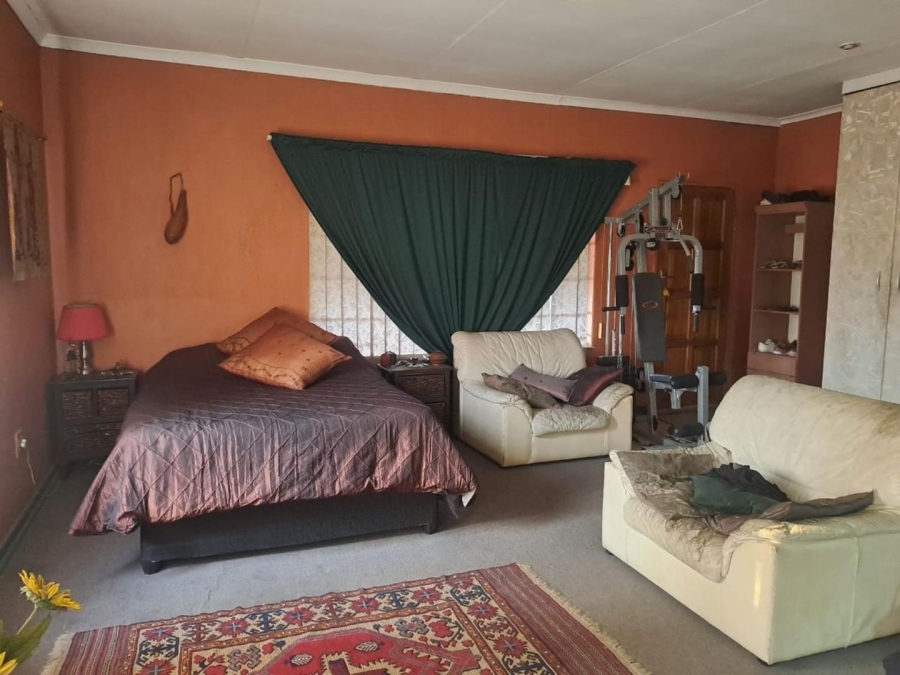 5 Bedroom Property for Sale in Dalpark Gauteng