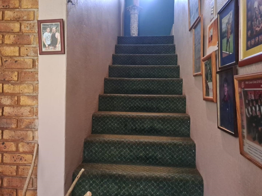 5 Bedroom Property for Sale in Dalpark Gauteng