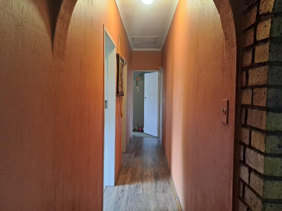5 Bedroom Property for Sale in Dalpark Gauteng