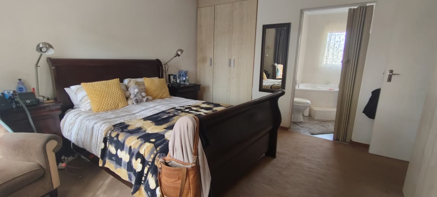 3 Bedroom Property for Sale in Bekkersdal Gauteng