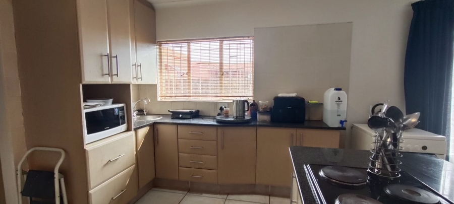 3 Bedroom Property for Sale in Bekkersdal Gauteng