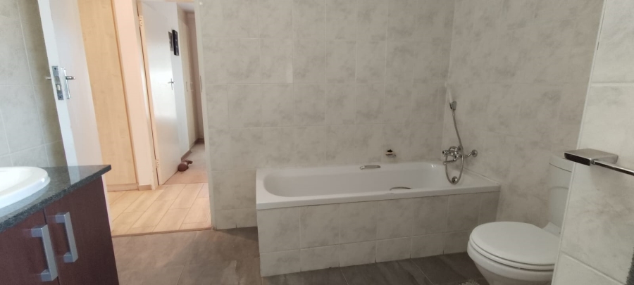 3 Bedroom Property for Sale in Bekkersdal Gauteng