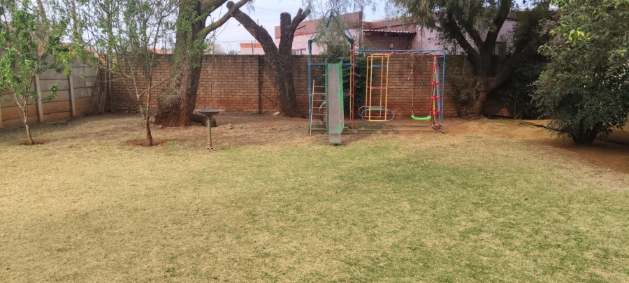 3 Bedroom Property for Sale in Bekkersdal Gauteng