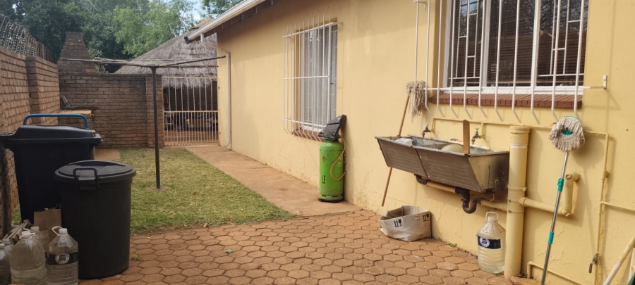 3 Bedroom Property for Sale in Bekkersdal Gauteng