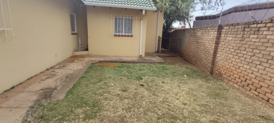 3 Bedroom Property for Sale in Bekkersdal Gauteng