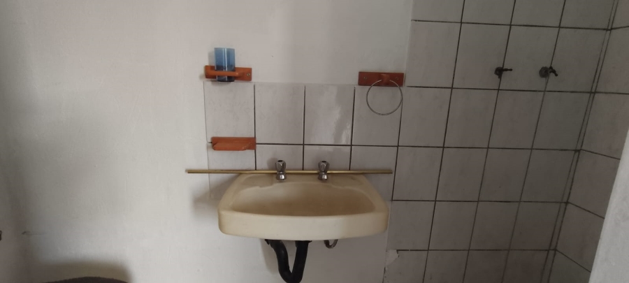 3 Bedroom Property for Sale in Bekkersdal Gauteng