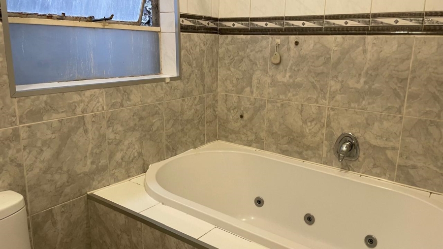 2 Bedroom Property for Sale in Germiston West Gauteng