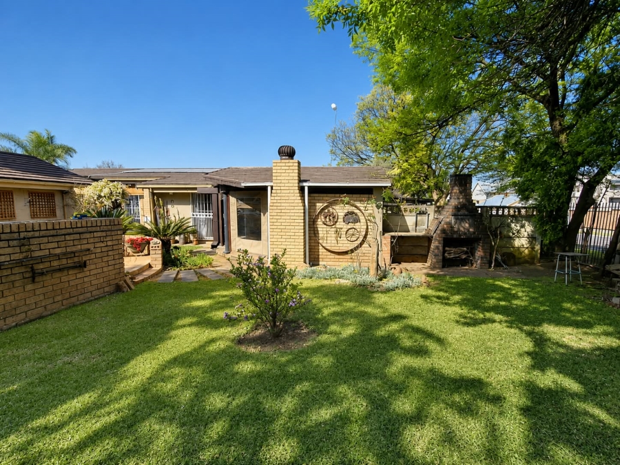 4 Bedroom Property for Sale in Moregloed Gauteng