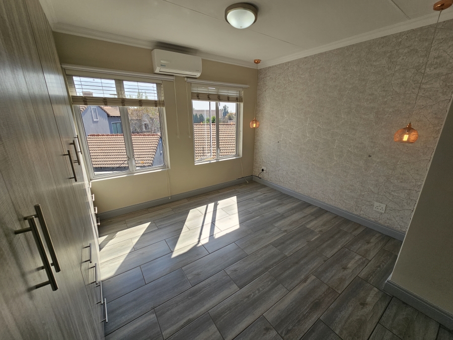 4 Bedroom Property for Sale in Broadacres Gauteng
