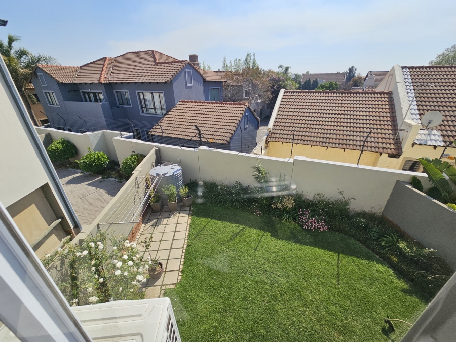 4 Bedroom Property for Sale in Broadacres Gauteng