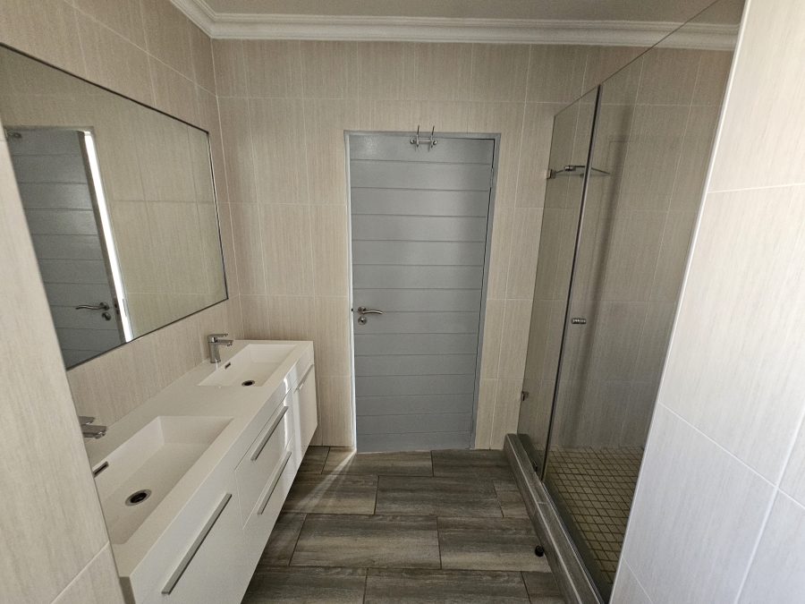 4 Bedroom Property for Sale in Broadacres Gauteng
