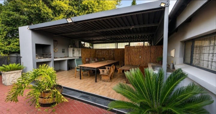 4 Bedroom Property for Sale in Vanderbijlpark SE 2 Gauteng