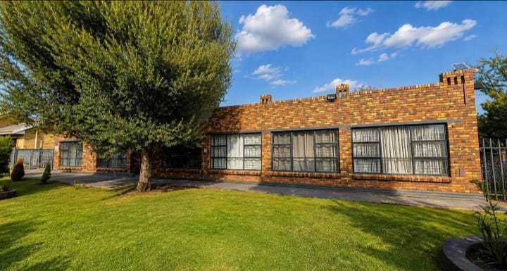 4 Bedroom Property for Sale in Vanderbijlpark SE 2 Gauteng