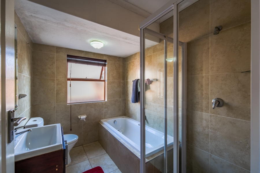 3 Bedroom Property for Sale in Country View Estate Gauteng