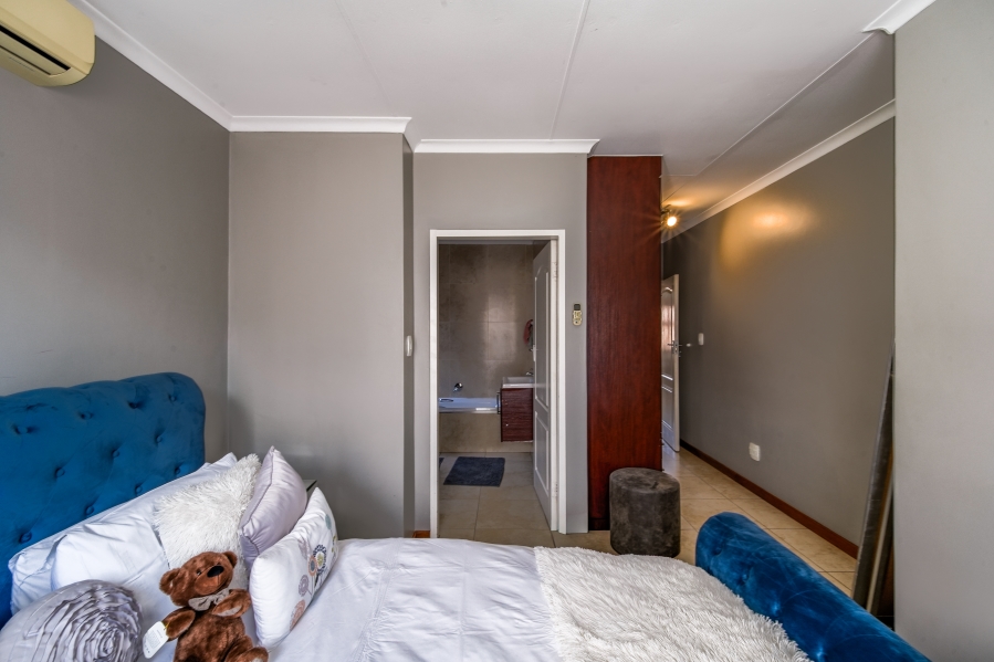 3 Bedroom Property for Sale in Country View Estate Gauteng