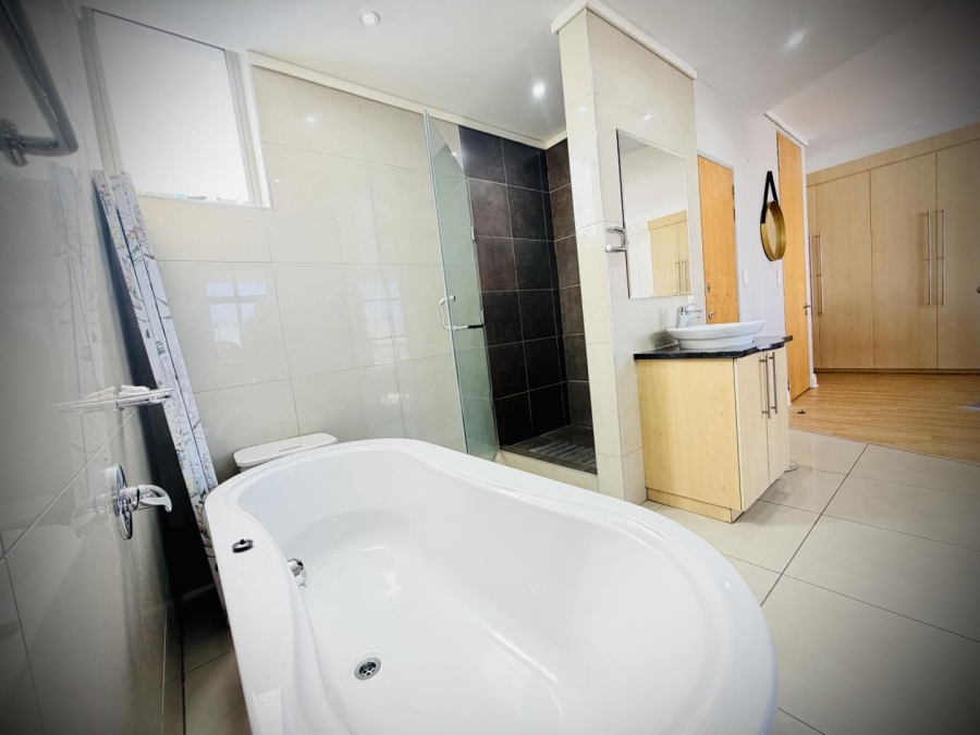 To Let 1 Bedroom Property for Rent in Sandown Gauteng