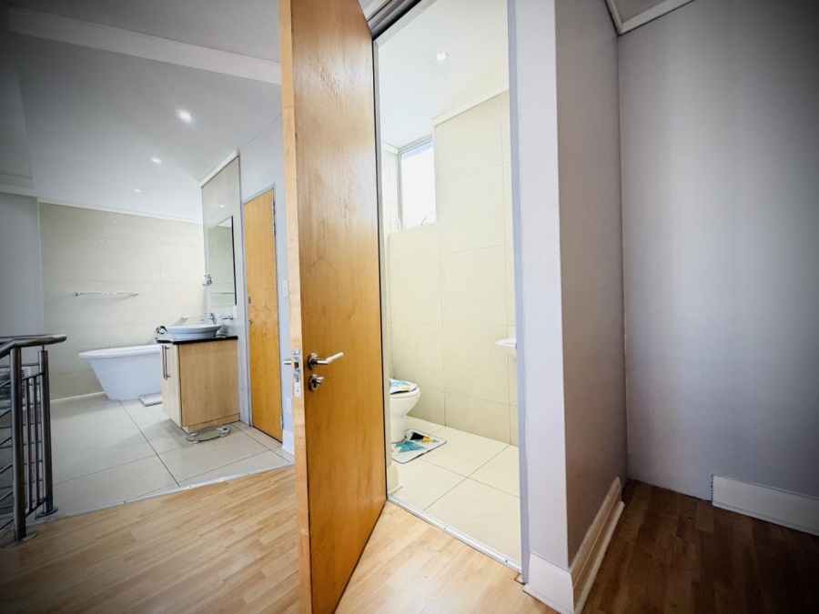 To Let 1 Bedroom Property for Rent in Sandown Gauteng
