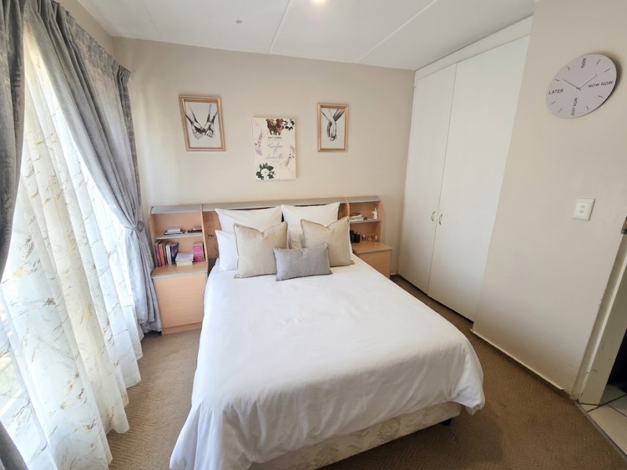 1 Bedroom Property for Sale in Olivedale Gauteng