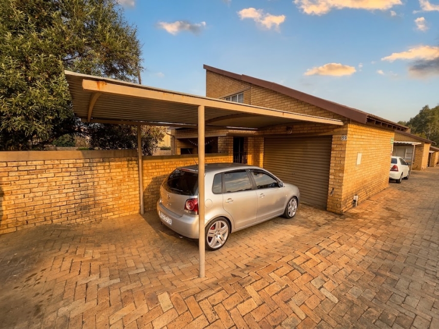 1 Bedroom Property for Sale in Olivedale Gauteng