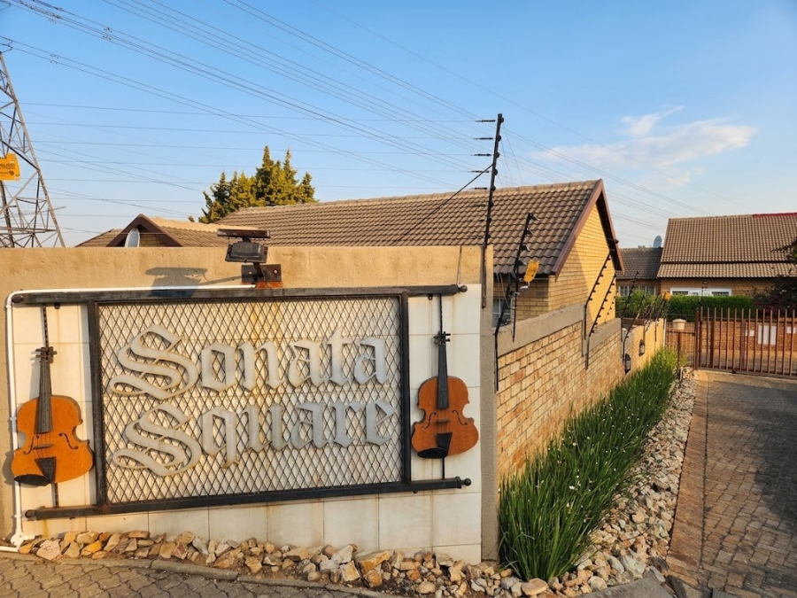 1 Bedroom Property for Sale in Olivedale Gauteng