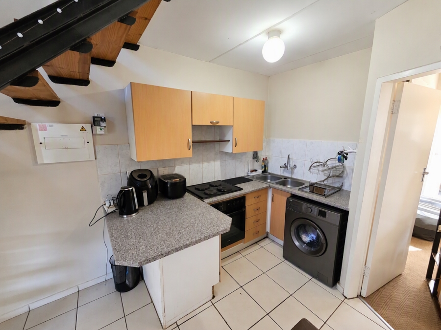1 Bedroom Property for Sale in Olivedale Gauteng