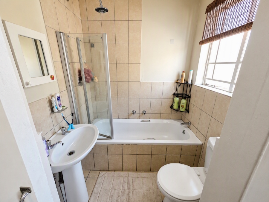 1 Bedroom Property for Sale in Olivedale Gauteng