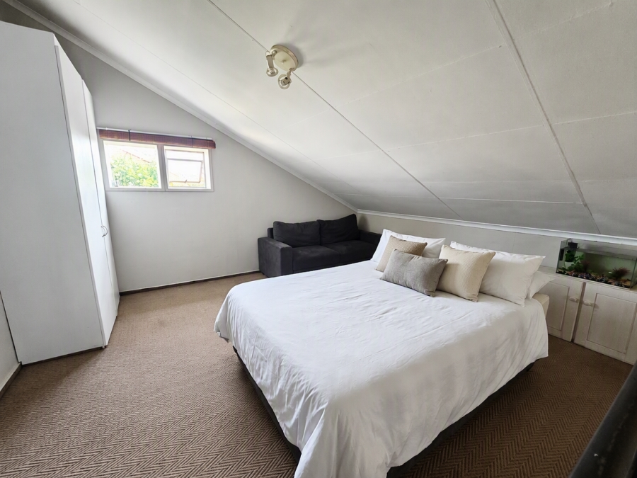 1 Bedroom Property for Sale in Olivedale Gauteng