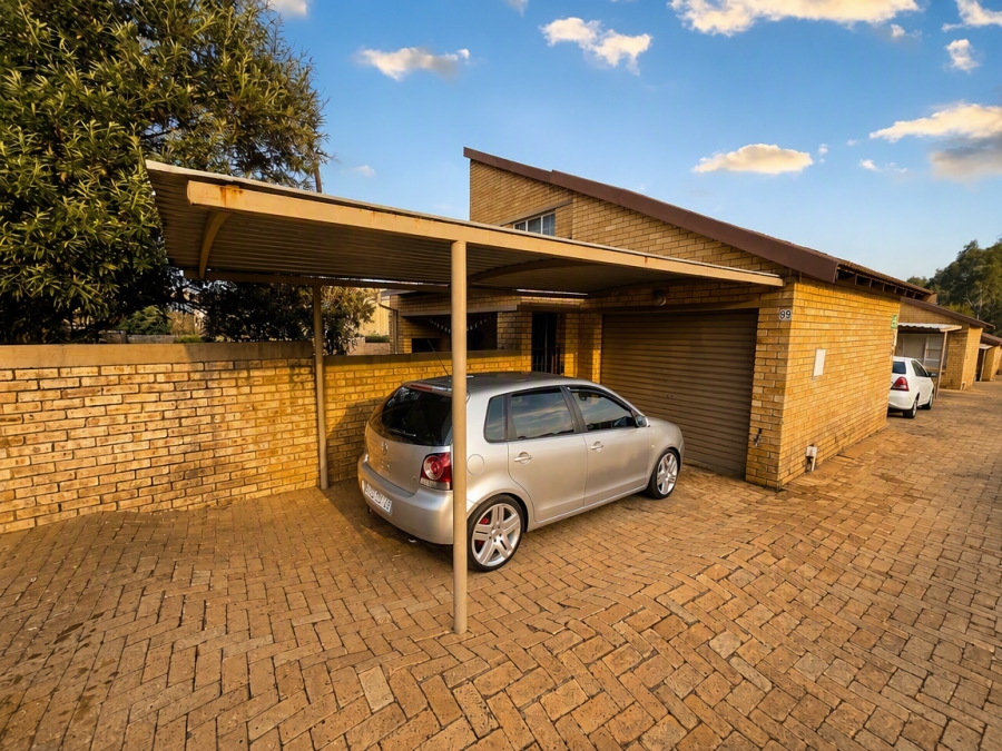 1 Bedroom Property for Sale in Olivedale Gauteng
