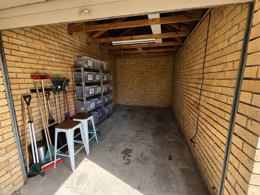 1 Bedroom Property for Sale in Olivedale Gauteng