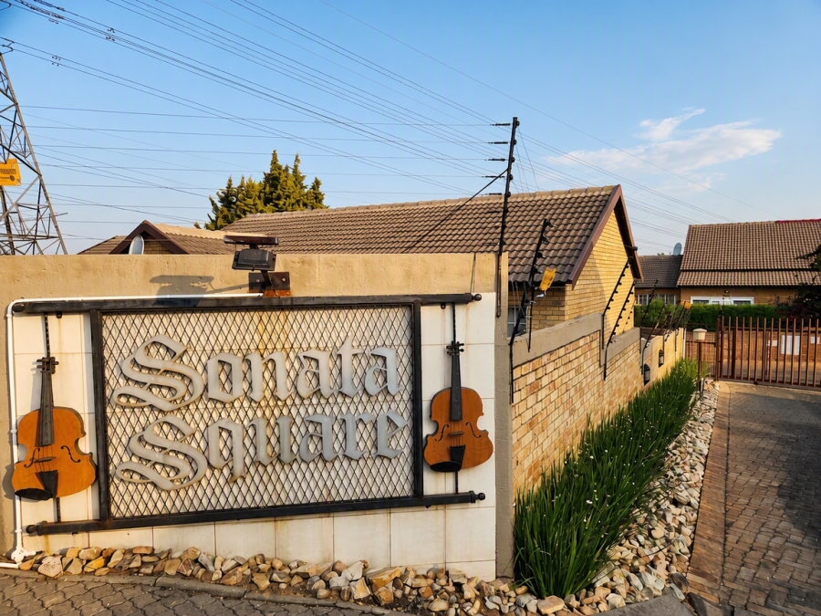 1 Bedroom Property for Sale in Olivedale Gauteng